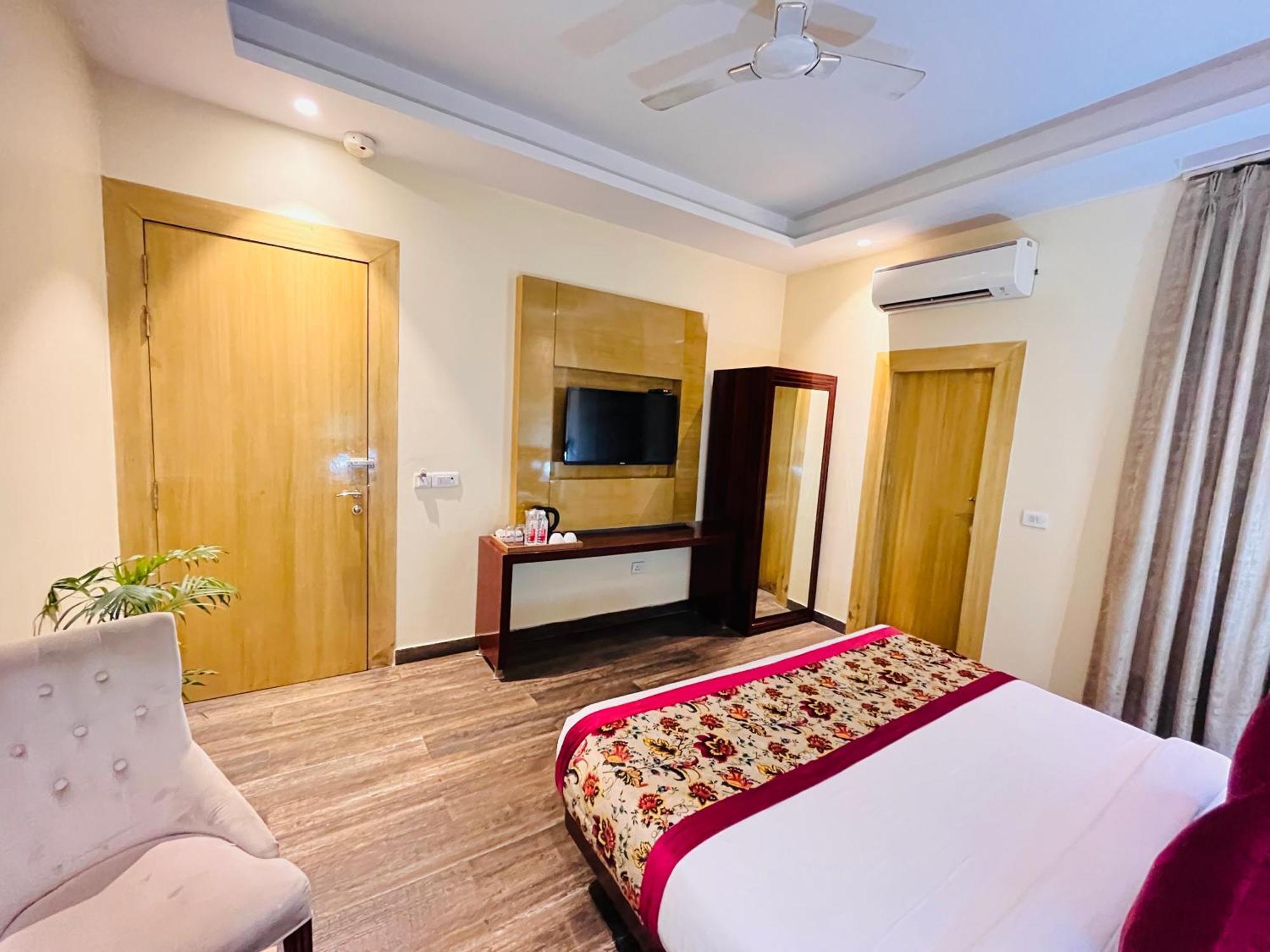 Hotel Banz Near Indira Gandhi Airport Delhi New Delhi Exterior foto