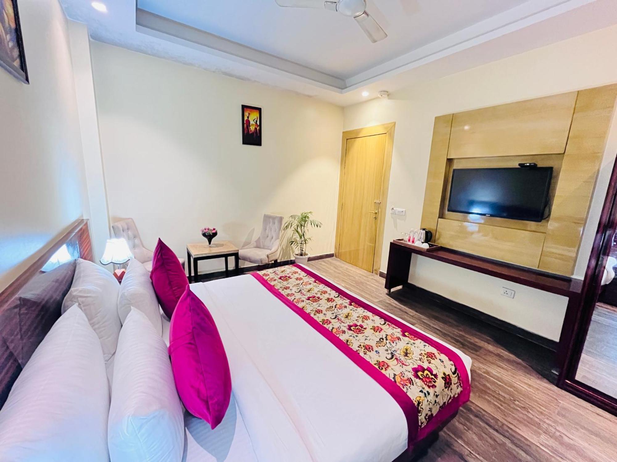 Hotel Banz Near Indira Gandhi Airport Delhi New Delhi Exterior foto